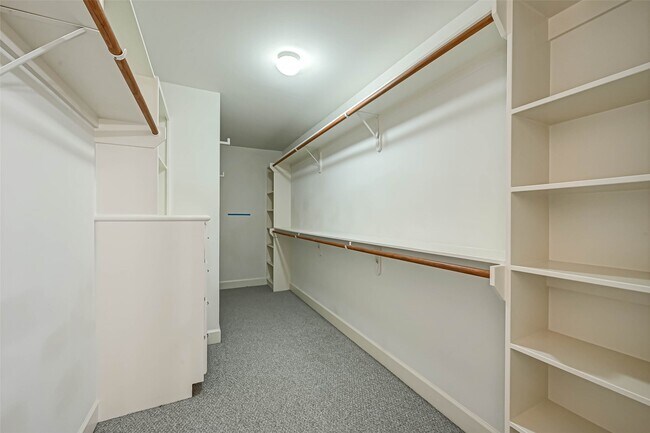 Building Photo - 11315 S Main St