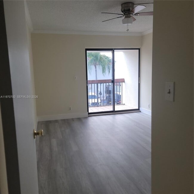 Building Photo - 6699 Racquet Club Dr