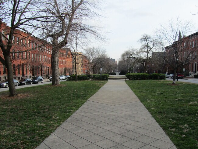 Building Photo - 1608 Park Ave