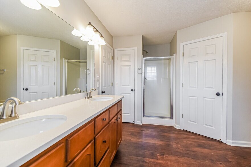 Building Photo - 8161 Loden Cove