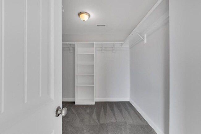 Building Photo - Beautiful home in a great neighborhood!