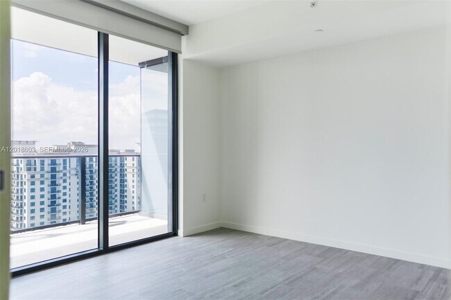 Building Photo - 1000 Brickell Plaza