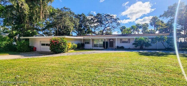 Primary Photo - 1181 Sunny Point Dr
