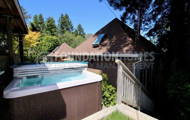 Building Photo - Modern Mill Valley Retreat - Washer/Dryer ...