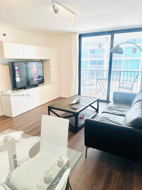 Building Photo - 2625 Collins Ave