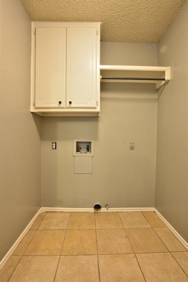 Building Photo - 5917 71st St