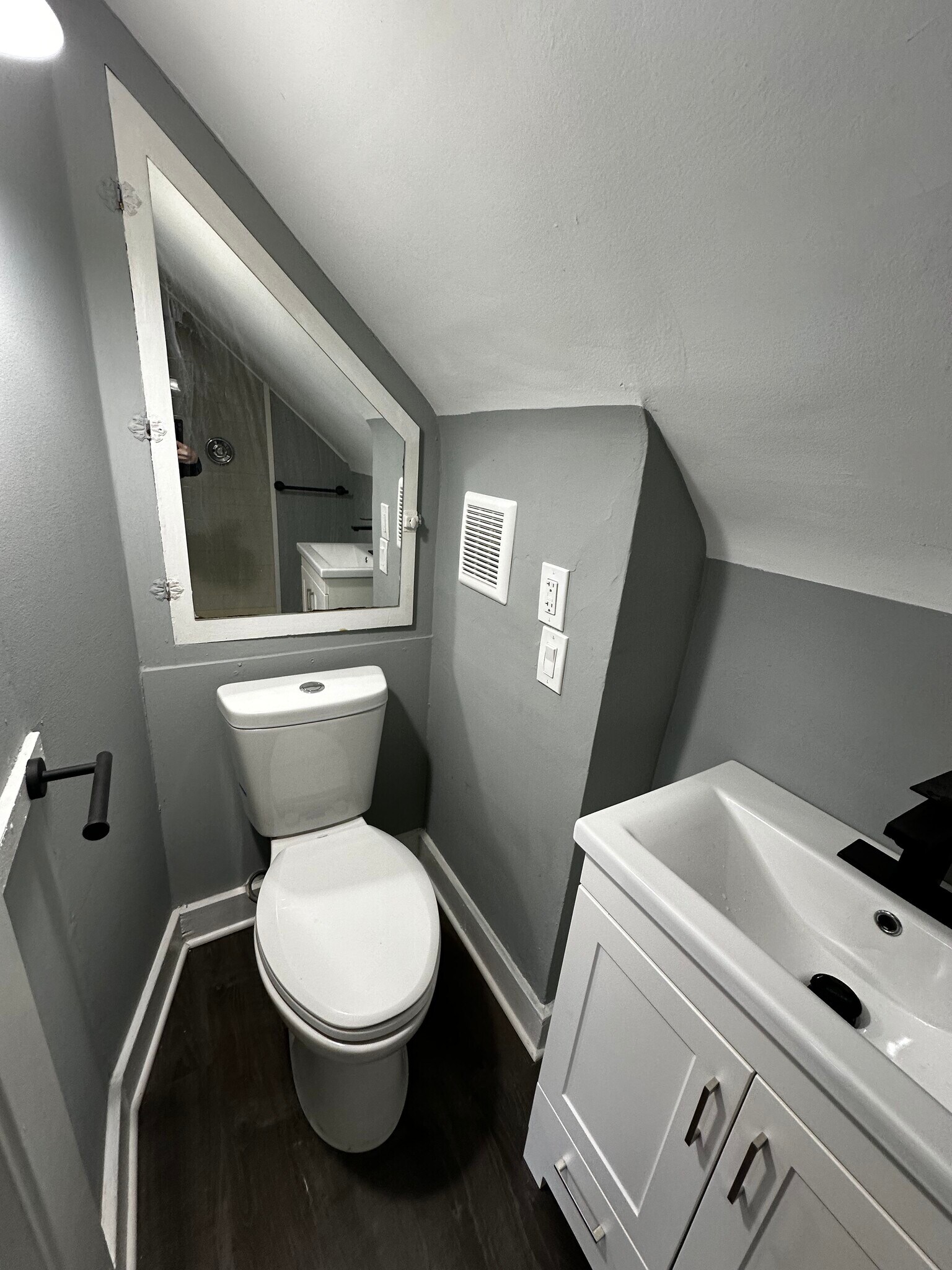 Building Photo - 17430 Woodford Ave