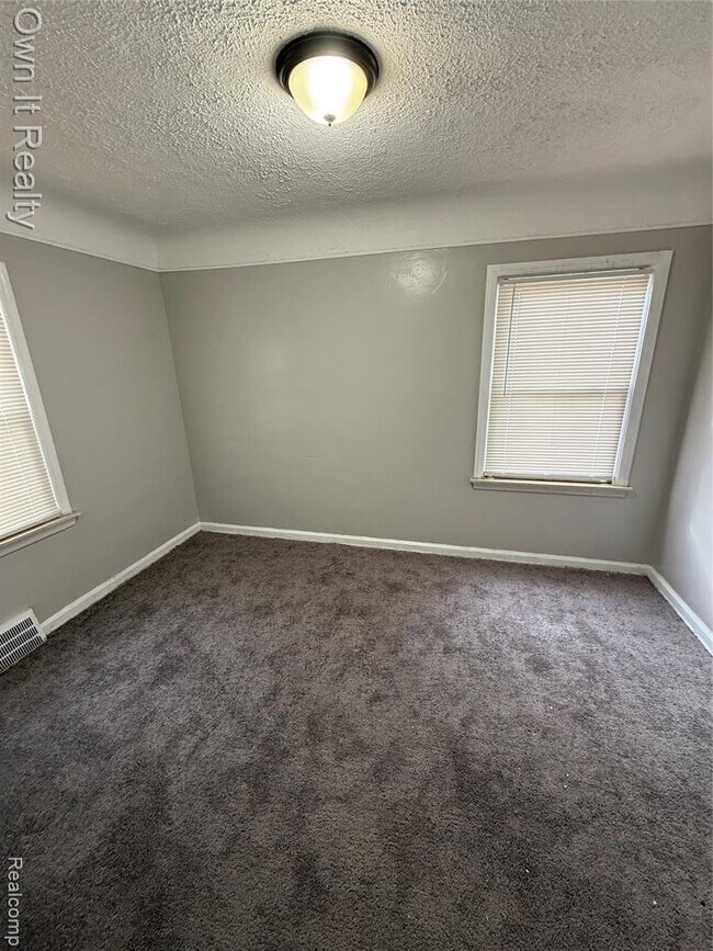 Building Photo - 18750 Avon Ave