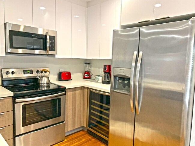 Building Photo - 324 NW 52nd St