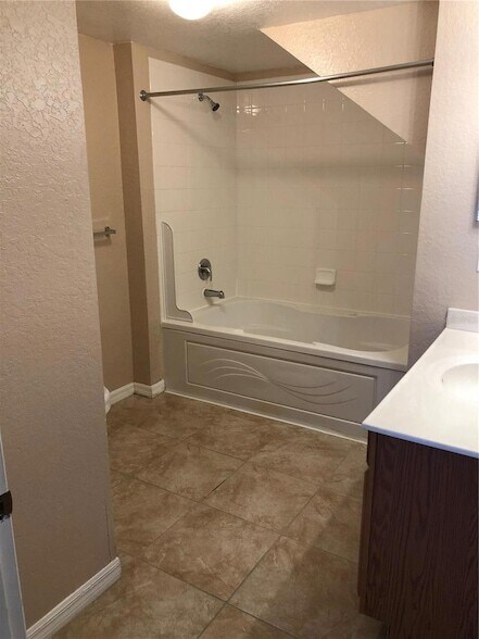 Building Photo - 2219 San Vittorino Cir