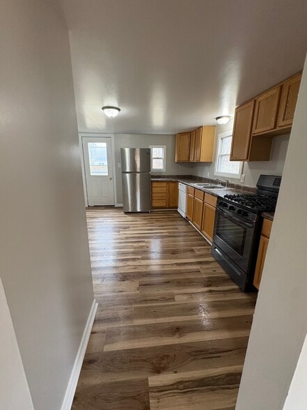 Building Photo - 205 S Broadway St