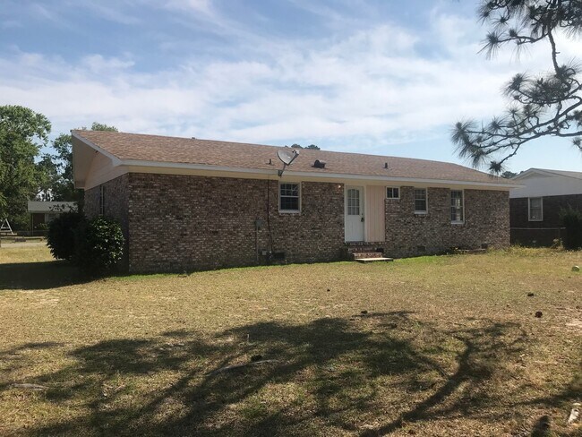 Building Photo - 5947 Lexington Dr