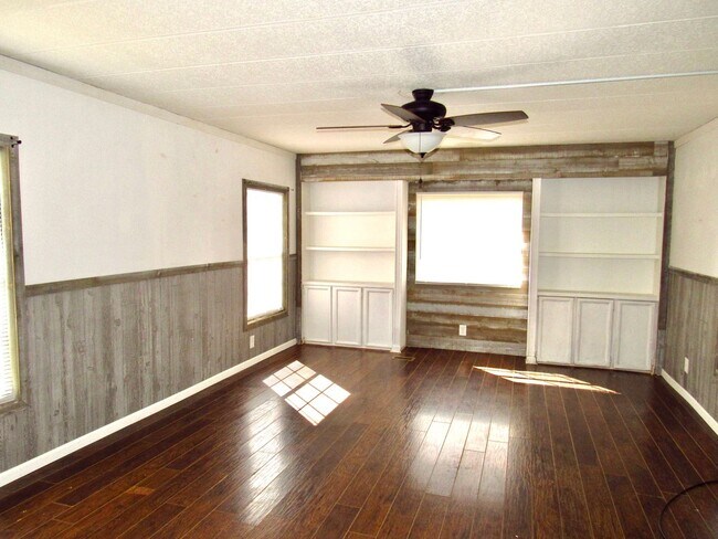 Building Photo - 28262 Pecan St