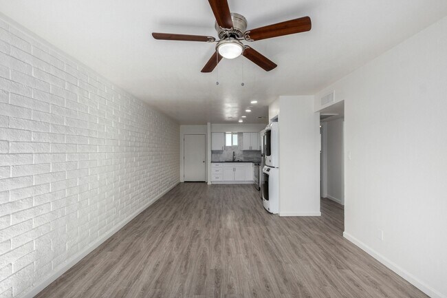 Interior Photo - Granada Gardens