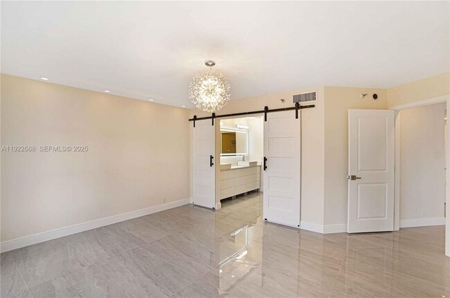 Building Photo - 3500 Mystic Pointe Dr