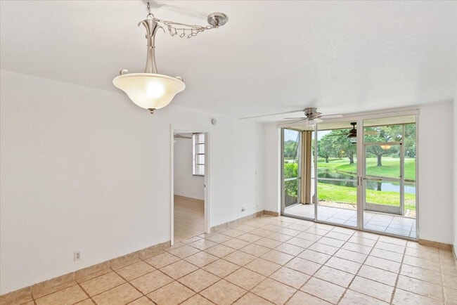 Building Photo - 9470 Poinciana Pl