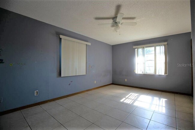 Building Photo - 124 Lakeview Dr