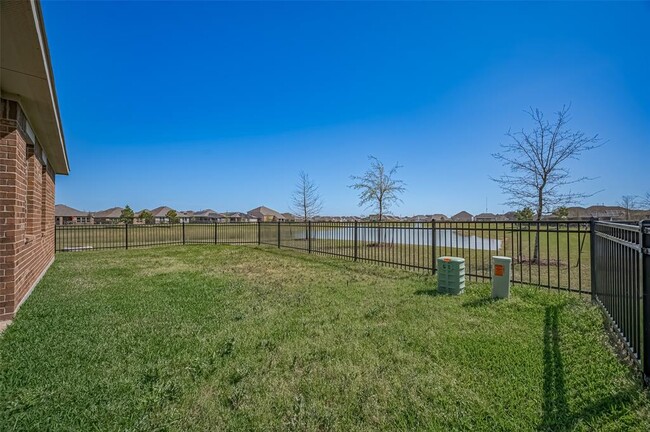 Building Photo - 101 Eliana Shores Dr