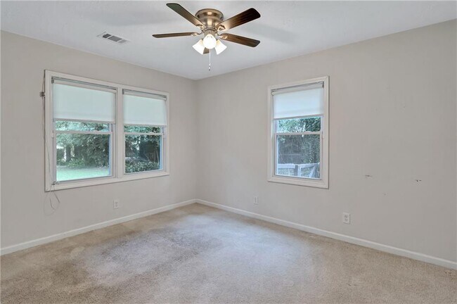 Building Photo - 5772 Lilburn Stone Mountain Rd