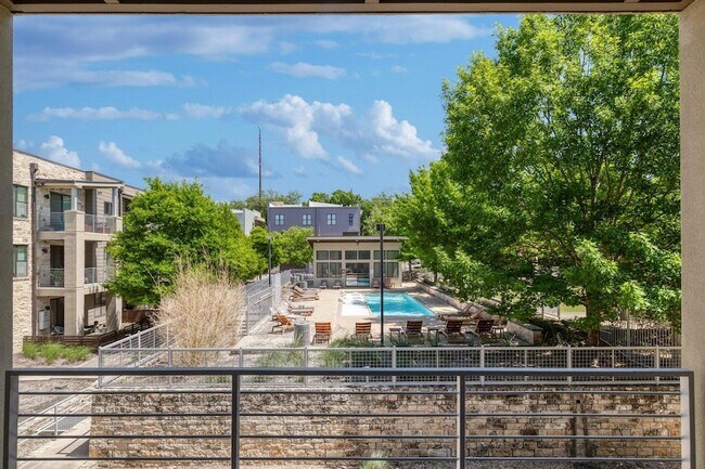 Building Photo - 2733 Dulce Ln
