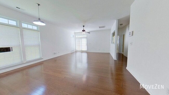 Building Photo - 5932 Hollow Wood Ct