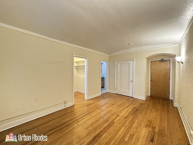 Building Photo - 532 W Arlington Pl