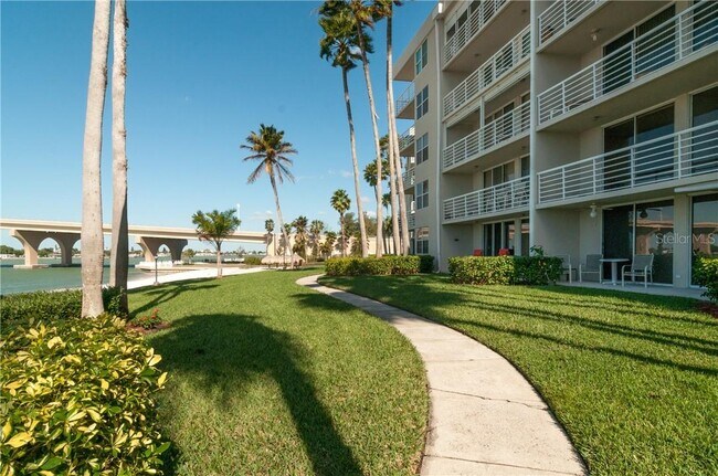 Building Photo - 5801 Bahia Del Mar Cir