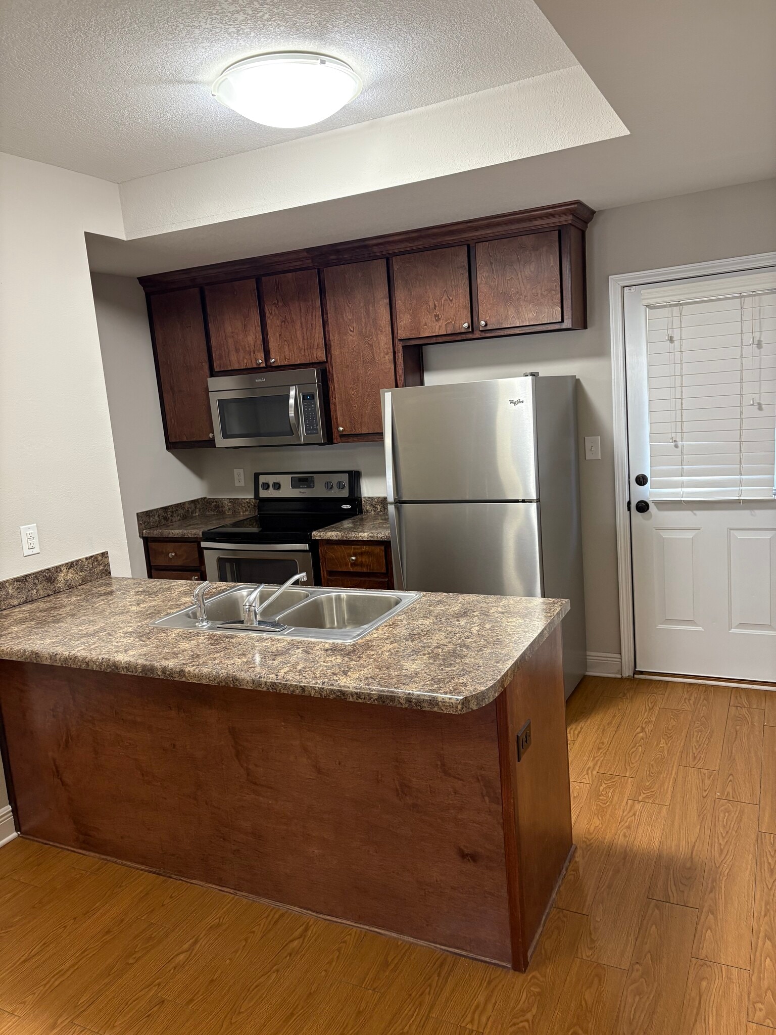 Building Photo - 8712 Chemstrand Rd