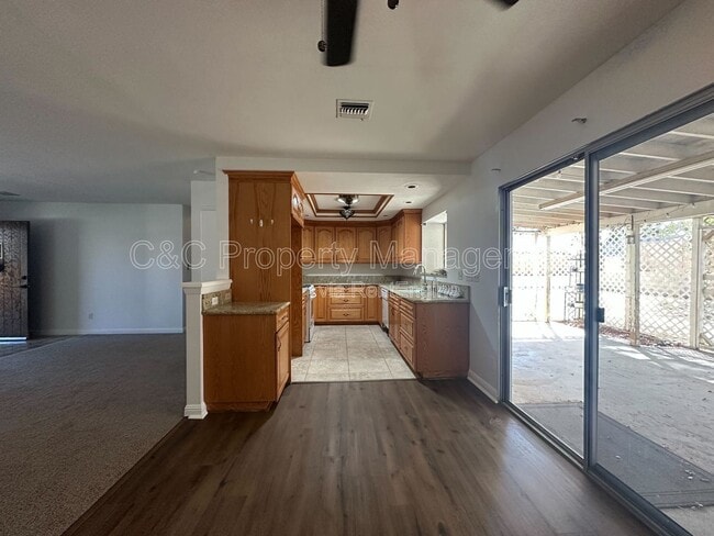 Building Photo - 14170 Montecito Pl