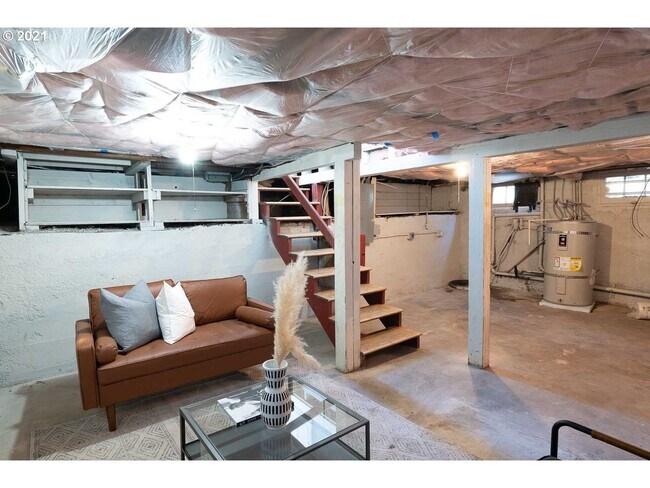 Building Photo - 8111 SE Taylor St