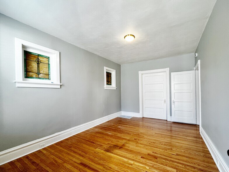 Living room - 3808 Fairview Ave