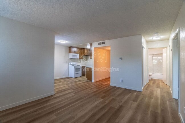 Building Photo - 4332 Pacific Ave