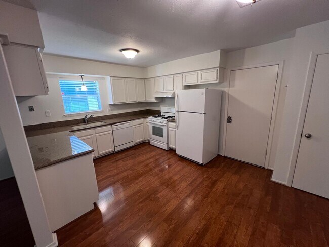 Building Photo - 21 N Waxberry Rd