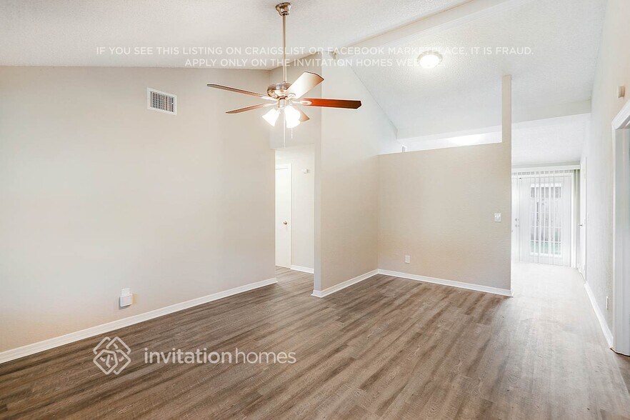 Building Photo - 10104 Enchanted Oaks Ct