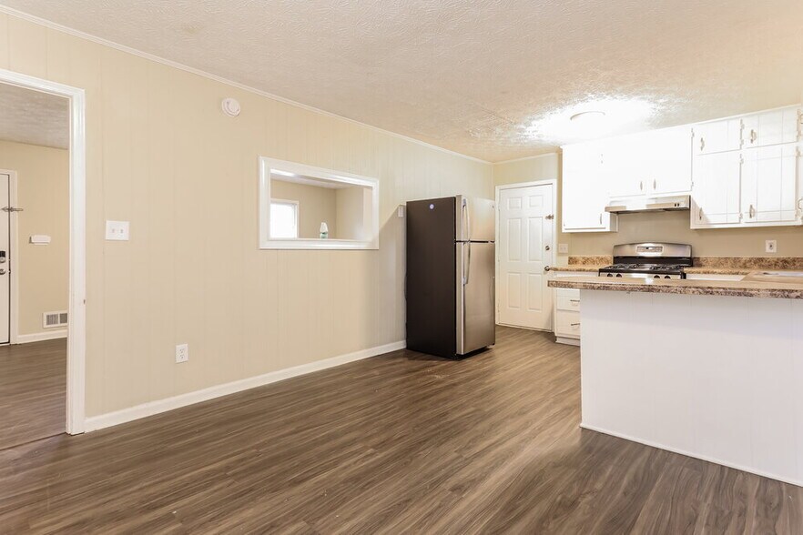 Building Photo - 7410 Dexter Dr