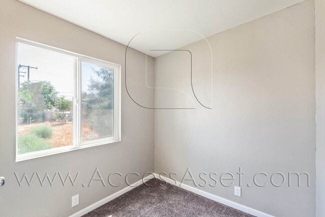 Building Photo - Cozy 2 Bed/1 Bath Duplex In Perris!