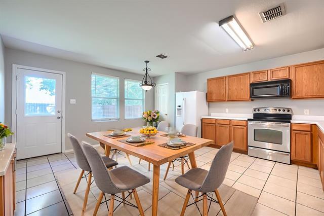 Building Photo - 12970 Vassar Dr