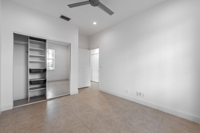 Building Photo - 23390 Torre Cir