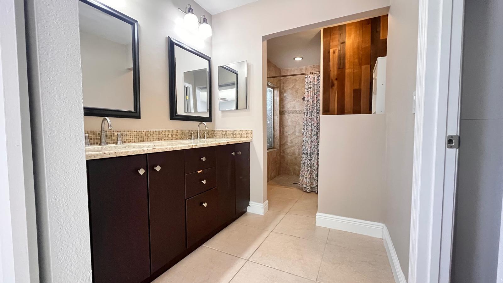 Building Photo - 11535 Sanderling Dr