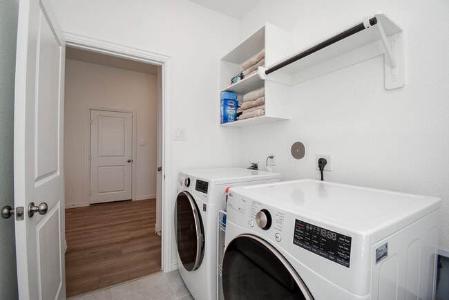 Building Photo - 31438 Vineyard Creek Dr