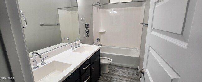 Building Photo - 6621 E Villa Rita Dr