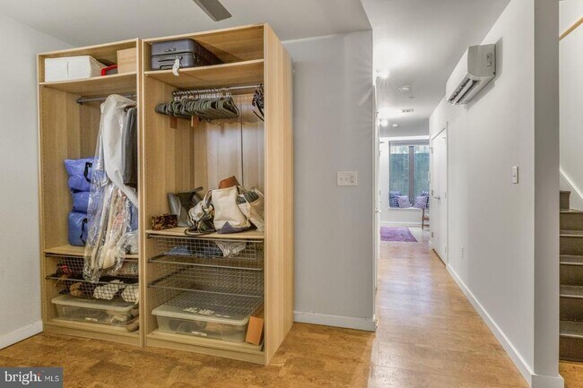 Building Photo - 1306 Hope St