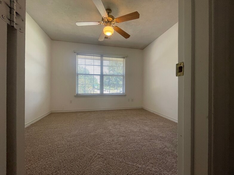 Bedroom 1 - 1412 Kernstown Ln