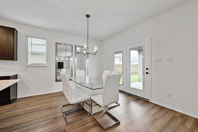 Building Photo - 280 Kat Garnet Dr