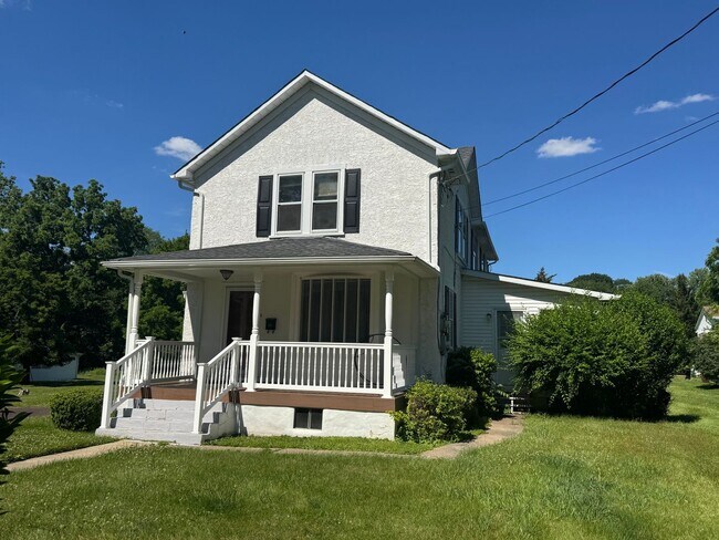 Building Photo - Lower Gywnedd 3 Bedroom 1.5 Bath Colonial in Penllyn Pa $2,750/month