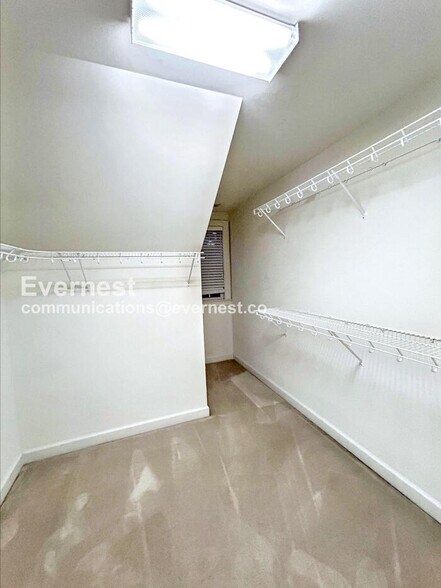 Building Photo - 3204 Eagles Watch