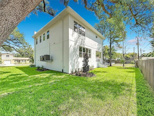 Building Photo - 4732 W Wallcraft Ave