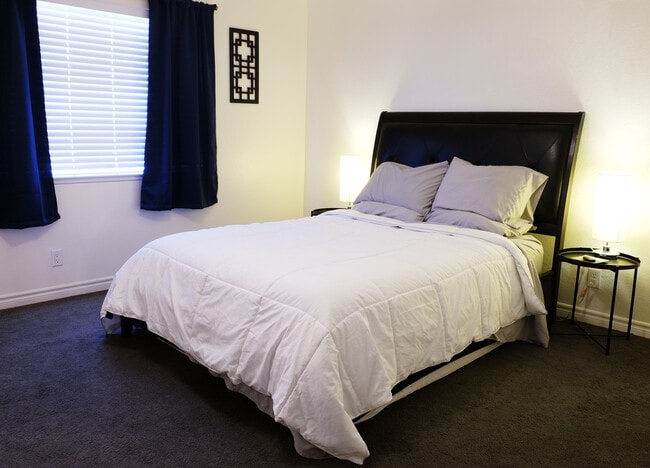 Building Photo - 6127 Meadowhaven Ln