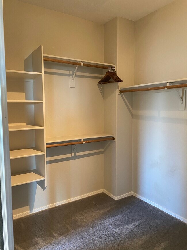 Building Photo - 18686 E Mockingbird Dr