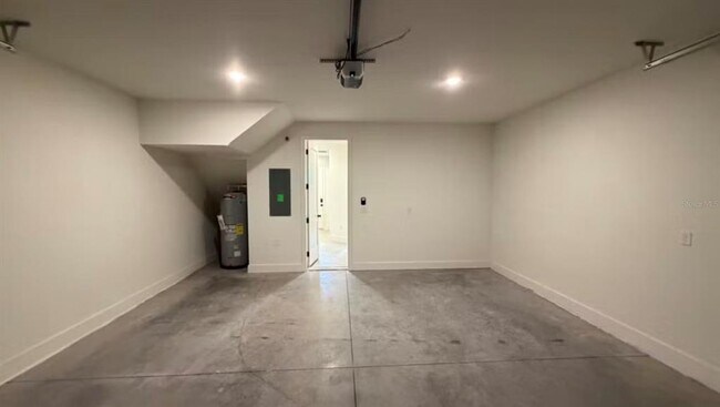 Building Photo - 15069 Groveside Rd